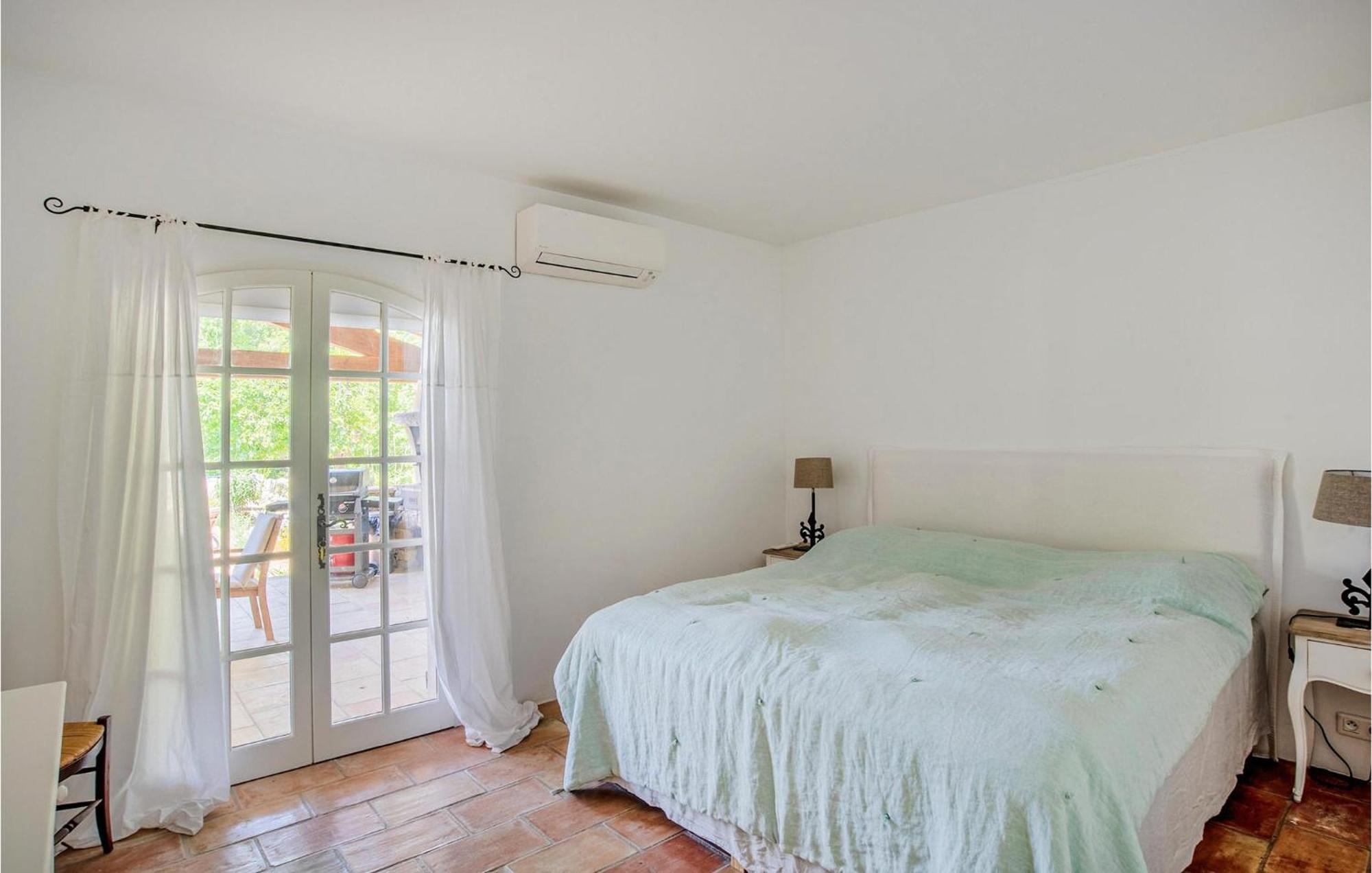 6 Bedroom Pet Friendly Home In Carcès Zewnętrze zdjęcie